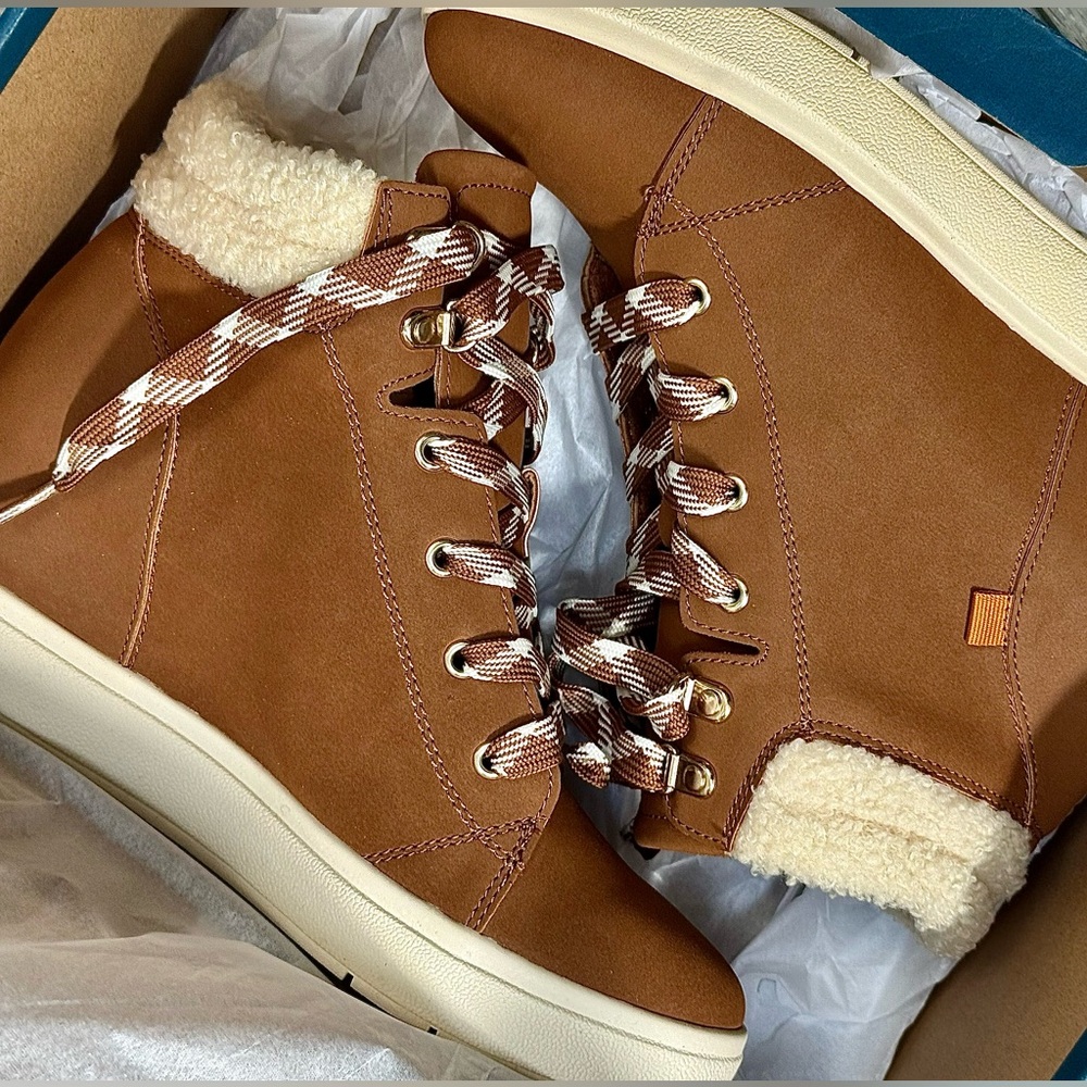 DR.SCHOLLS MADISON HIKE BOOTS